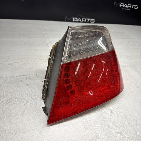 01-06 E46 BMW 330 M3 CONVERTIBLE REAR LED TAIL LIGHT RIGHT 6937454 *BAD LEDS*