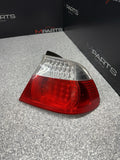 01-06 E46 BMW 330 M3 CONVERTIBLE REAR LED TAIL LIGHT RIGHT 6937454