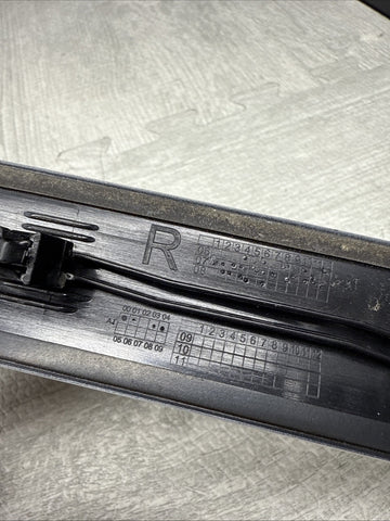 07-13 OEM BMW E93 328 335 M3 F33 F83 M4 Convertible Hinge Cover Right 7128746