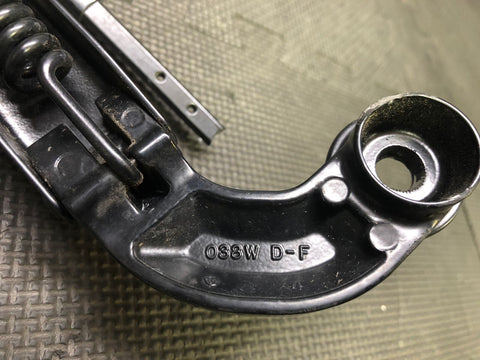 Pair Front Left Right Windshield Wiper Arms Blades 19-23 Ferrari F8 Tributo