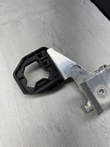 12-16 BMW F30 F80 F82 F83 M3 M4 RIGHT SIDE RADIATOR CARRIER HOLDER MOUNT BRACKET