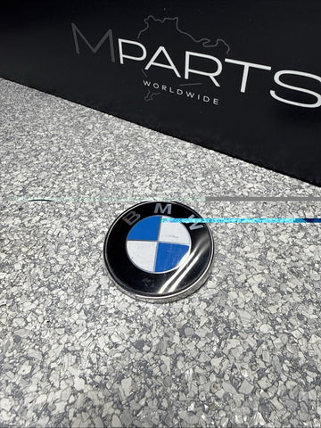 08-13 BMW E93 328i 335 M3 Rear Trunk BMW Logo Emblem