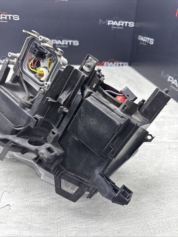 BMW 02-06 E46 M3 RIGHT HEADLIGHT XENON 1305621772 OEM *Broken Top Tabs