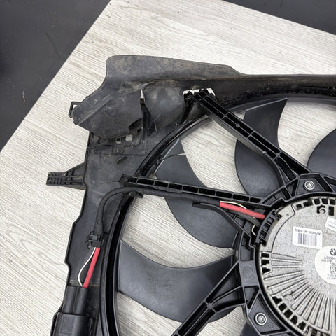 15-20 OEM BMW F80 F82 F83 M3 M4 Electric Radiator Cooling Fan w/Shroud *Notes*