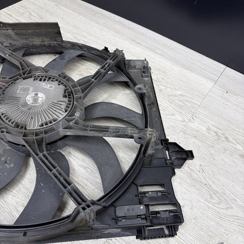 15-20 OEM BMW F80 F82 F83 M3 M4 Electric Radiator Cooling Fan w/Shroud *Notes*