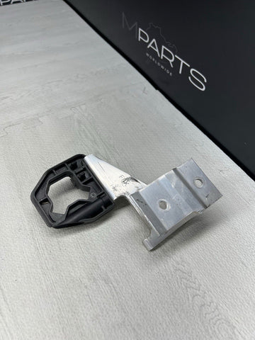 12-16 BMW F30 F80 F82 F83 M3 M4 RIGHT SIDE RADIATOR CARRIER HOLDER MOUNT BRACKET