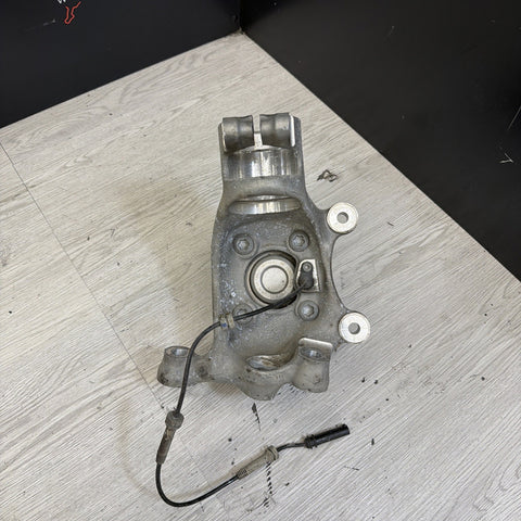 15-20 OEM BMW F80 F82 F83 M3 M4 Front Right Hub Spindle Knuckle Wheel Bearing
