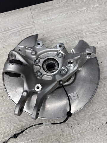 21-26 BMW G80 G82 G83 G87 M2 M3 M4 Rear Suspension Right Knuckle Spindle Hub