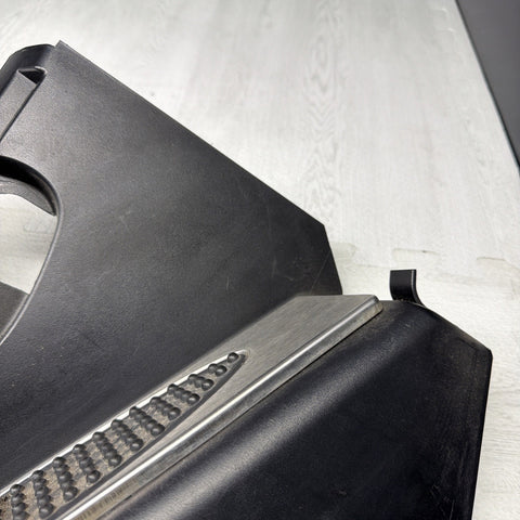 01-06 BMW E46 M3 BLACK DEAD PEDAL KICK PANEL COVER 7902400