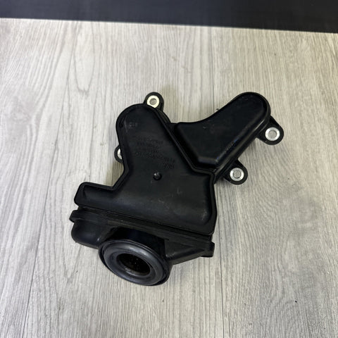BMW S65 E90 E92 M3 PCV Crankcase Vent Valve Oil Separator 2008-2013 USED OEM