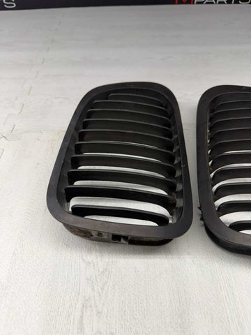 BMW 01-06 E46 M3 Front Kidney Grilles Matte Black Set