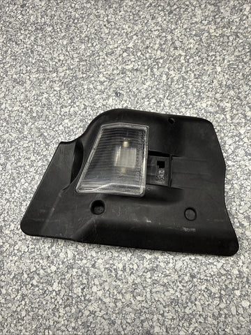 04-06 BMW 3 SERIES E46 M3 REAR LEFT TAIL LIGHT BULB HOLDER SOCKET OEM 6920701