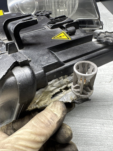 02-06 BMW E46 M3 ORIGINAL Bi Xenon Headlights Stock *Repaired Tab*