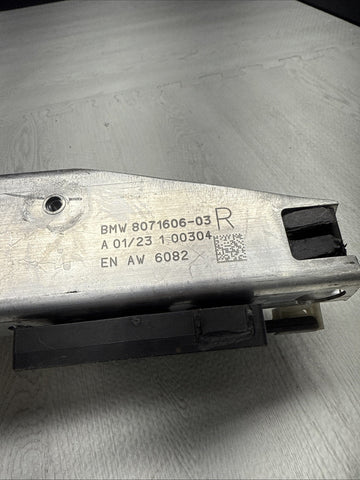 BMW G80 G82 G83 M3 M4 FRONT RIGHT BUMPER SUPPORT RAIL BRACKET OEM 51118071606