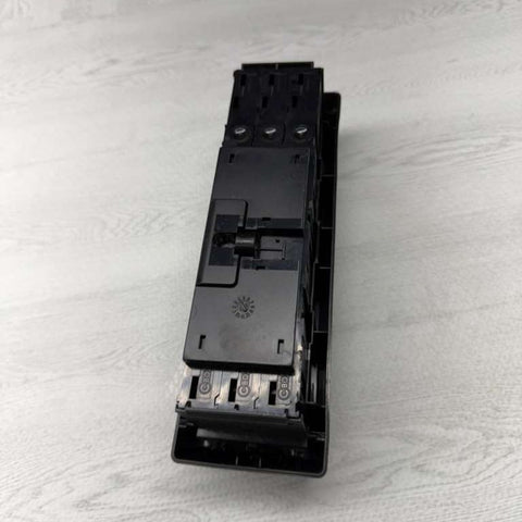 96–02 BMW Z3 Roadster/Coupe Center Console Cassette Box Holder OEM 1387031*Notes