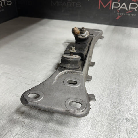 1094722 00-03 BMW E39 M5 Transmission Bracket RT-1094723.9 22.31-1095672