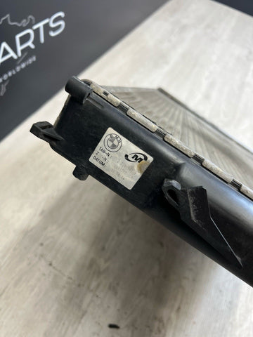 08-13 BMW E90 E92 E93 M3 S65 MAIN ENGINE COOLING RADIATOR ASSEMBLY OEM