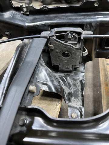 (PICKUP ONLY) GENUINE OEM Front Radiator Support BMW 5 Series M5 E39 97-03