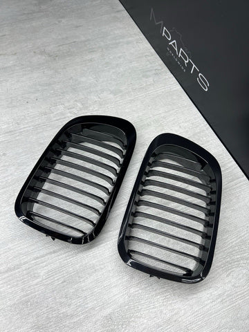 BMW 01-06 E46 M3 Front Kidney Grilles Gloss Black Set