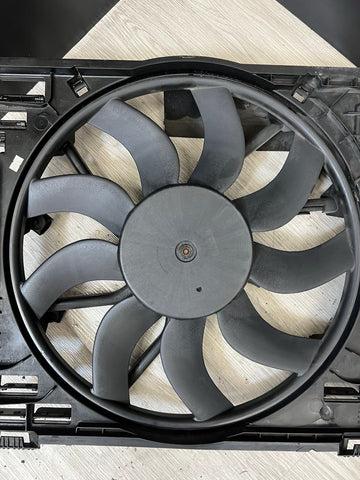 BMW 15-20 F80 F82 F83 M3 M4 Engine Cooling Fan Assembly OEM 2284887