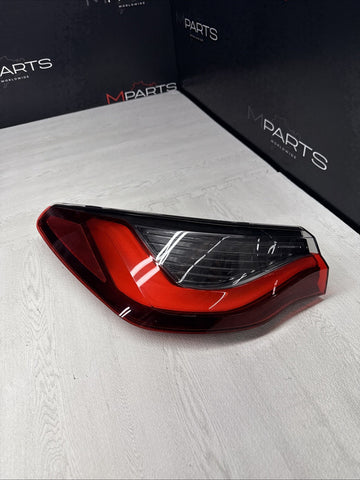 BMW 20-24 G22 G82 430i M4 Left Tail Light OEM 7477605