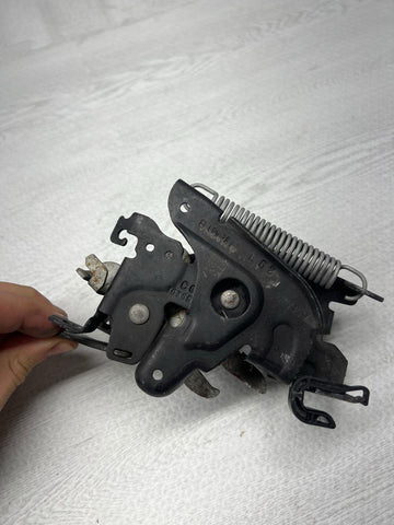 BMW 17-23 530i 540i M550i G30 F90 M5 HOOD RIGHT SIDE LOCK LATCH ACTUATOR OEM