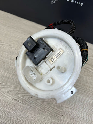 BMW 18-23 F90 F91 F92 F93 M5 M8 Engine Fuel Pump Sending Unit Assembly OEM