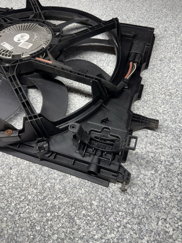 15-20 OEM BMW F80 F82 F83 M3 M4 Electric Radiator Cooling Fan w/Shroud *Crack