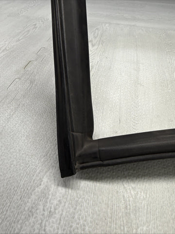 BMW Z3 M Z3M ROADSTER FRONT RIGHT PASSENGER DOOR SEAL 51718399176 8399176 OEM