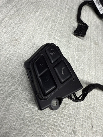 BMW E82 E88 E90 E92 E93 335 M3 BMW Steering Wheel Harness Buttons 7842434