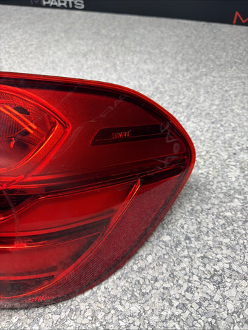 2015 - 2017 BMW F82 F83 M4 REAR RIGHT PASSENGER OUTER TAIL LIGHT OEM 7296100