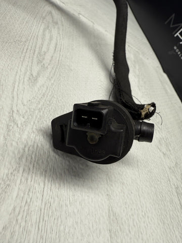 1733090 Idle Control Valve Valve 1433602 Hose 7837597 OEM BMW E46 M3 S54