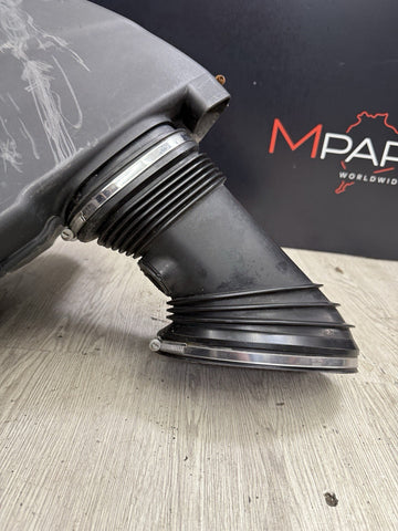 08-13 OEM BMW E90 E92 E93 M3 Engine S65 Airbox Air Intake Cleaner Muffler *Crack
