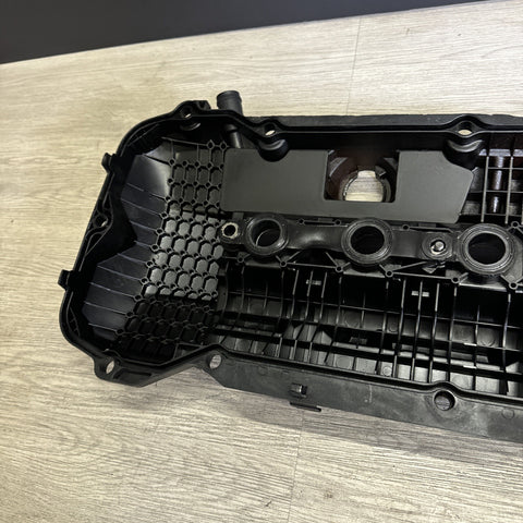 00-05 BMW E46 325 M54 ENGINE VALVE COVER 1432928