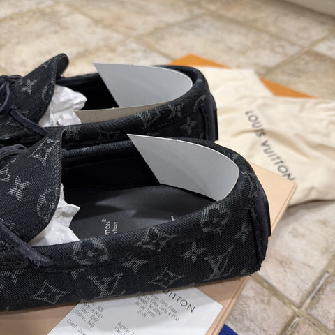 Louis Vuitton LV Driver Mocassin Black Size 9 Authentic Designer *Notes*