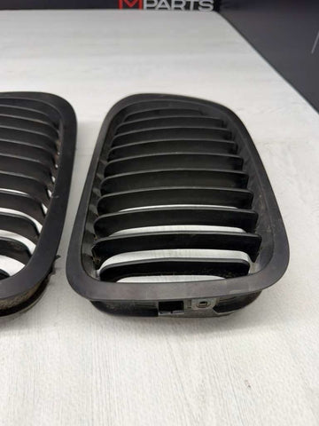 BMW 01-06 E46 M3 Front Kidney Grilles Matte Black Set