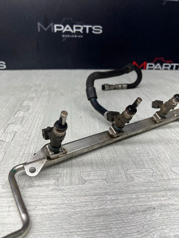 08-13 BMW E90 E92 E93 M3 V8 S65 Fuel Rail Rails + Injector Injectors