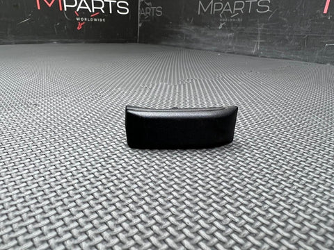 BMW E46 330 M3 CONVERTIBLE REAR SEAT BELT GUIDE 7009662 52107009662 ORIGINAL