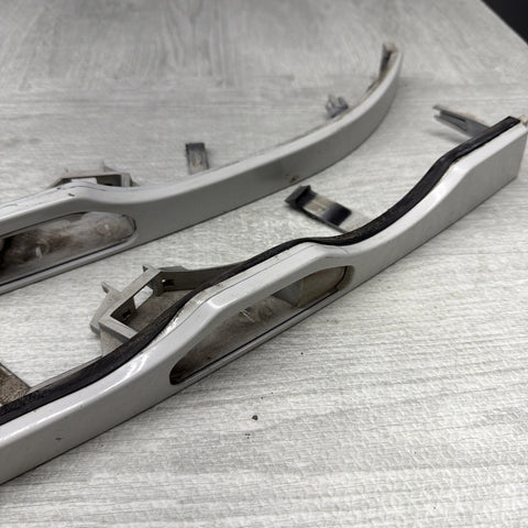BMW E46 M3 01-06 FRONT RIGHT LEFT HEADLIGHT MOLDING PAIR ALPINE WHITE *Notes*