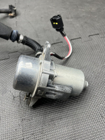 2006-2010 BMW E60 E63 E64 M5 M6 V10 Power Brake Booster Vacuum Pump 6769029 OEM