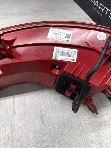 2015-2018 PORSCHE MACAN REAR LEFT DRIVER QUARTER PANEL MOUNT TAIL LIGHT LAMP OEM