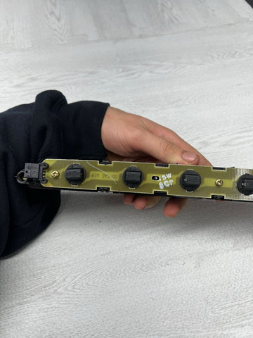 FORD MUSTANG CONVERTIBLE 2023-2024 OEM REAR THIRD 3RD BRAKE LIGHT ASSEMBLY