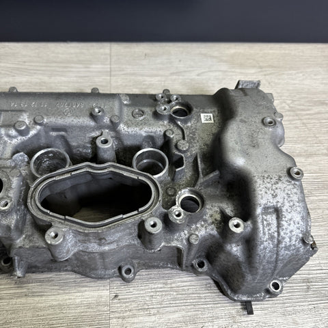 18-21 BMW G30 F90 M5 F91 F92 F93 M8 LEFT SIDE CYLINDER HEAD VALVE COVER 5-8 OEM