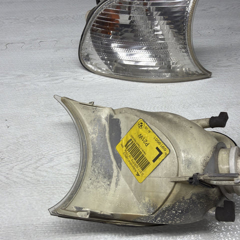 02-06 BMW E46 325 328 M3 Clear Corner Lights Tail Lamps 6919651 6919652 *Notes*