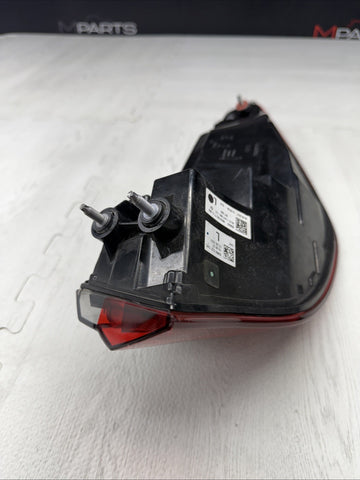 BMW 20-24 G22 G82 430i M4 Left Tail Light OEM 7477605