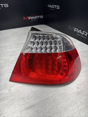 01-06 BMW E46 330 M3 CONVERTIBLE REAR LED TAIL LIGHT PASSENGER