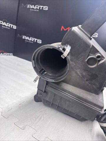 1999 - 2002 BMW Z3 ROADSTER CONVERTIBLE AIR INTAKE BOX HOUSING OEM 1405280