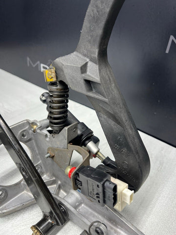 BMW 98-02 Z3 M Z3M MANUAL CLUTCH & BRAKE PEDAL ASSEMBLY OEM 1164842