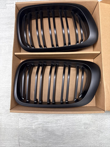 NEW BMW 01-06 E46 M3 Front Kidney Grilles Matte Black Set Double Slotted