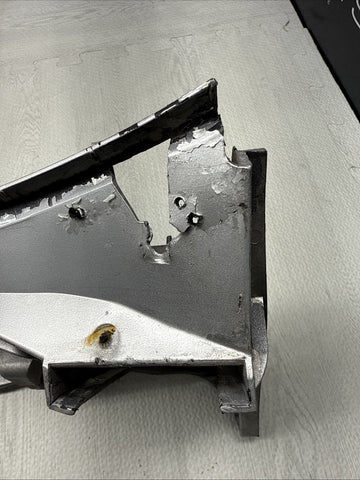 01-06 BMW E46 M3 LEFT DRIVER FRONT BUMPER COVER GUARD BRACKET 2695247